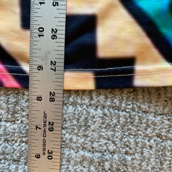 Geometric Aztec Print long sleeve Top - NEW - Picture 6 of 7